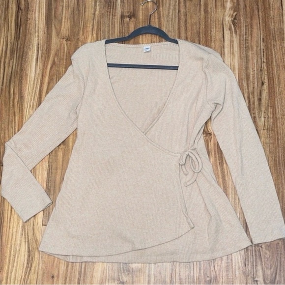 Old navy women’s top large tan ribbed faux wrap long sleeve tie peplum vneck - Picture 1 of 6